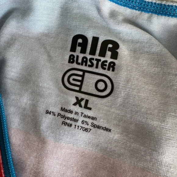 Women’s XL Airblaster Ninjasuit Rainbow - Picture 4 of 4